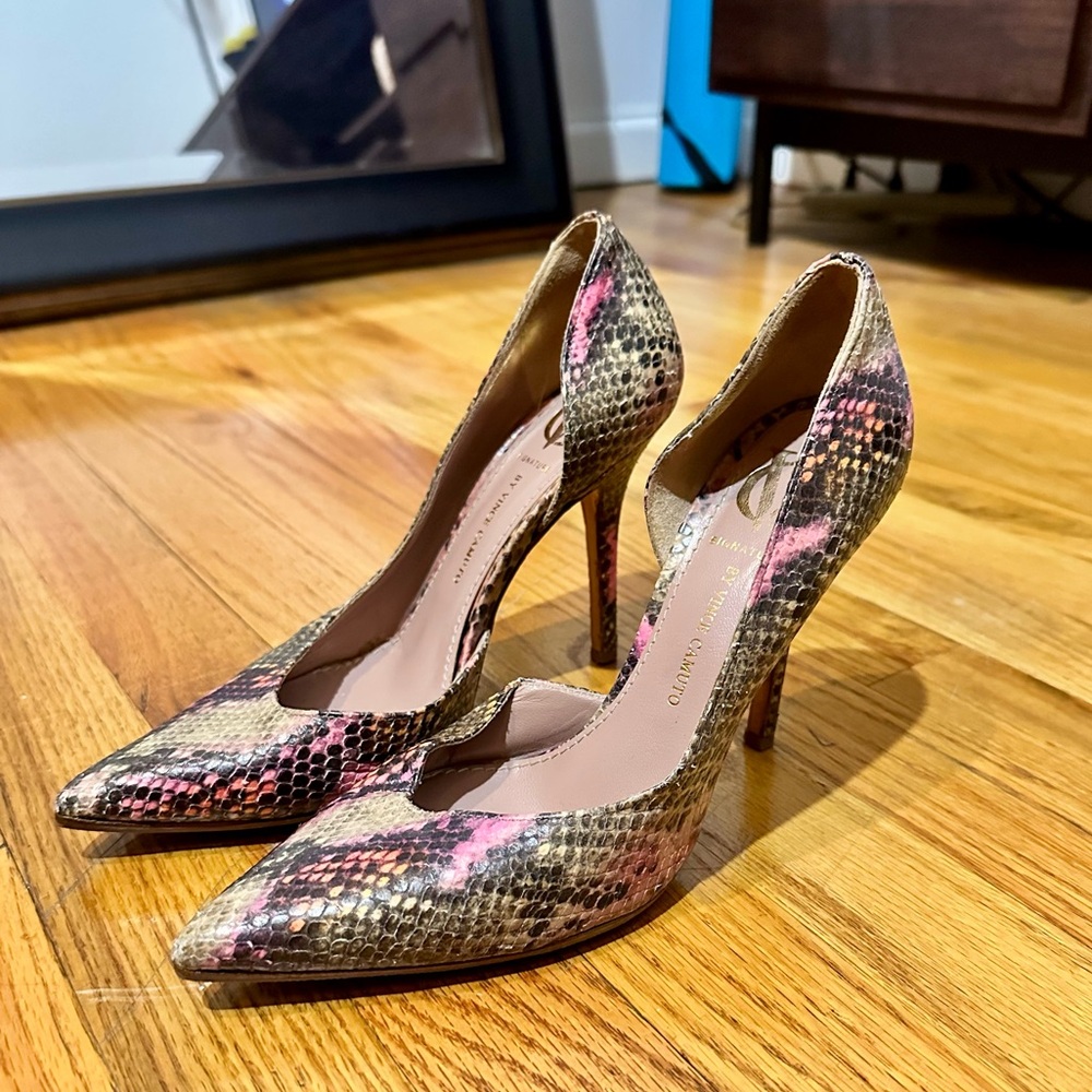 Signature by Vince Camuto Heels - Vero Cuoio - Sz 38.5
Snake Print